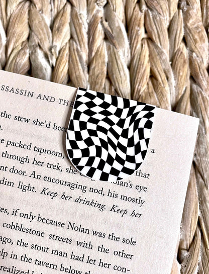 Black Wavy Groovy Checkered Magnetic Bookmark